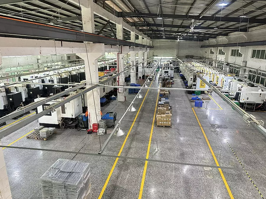 Vertical machining center workshop — Rejin CNC factory